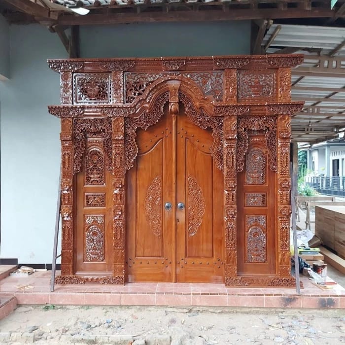 Gebyok Pintu Utama Jati Ukir Klasik